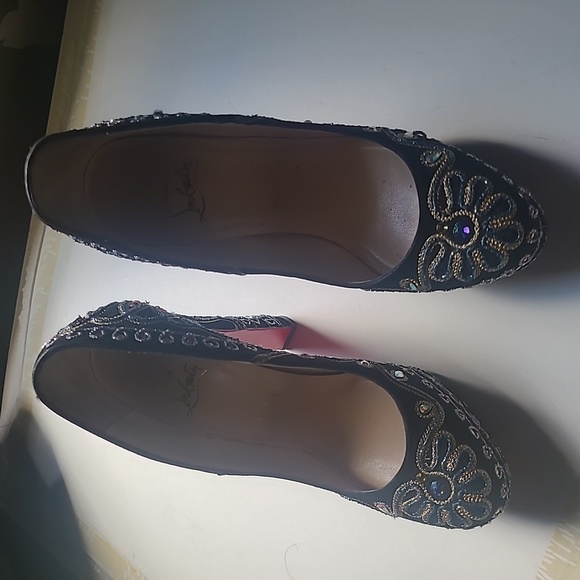 Christian Louboutin - Picture 2 of 8